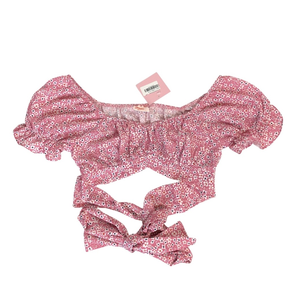 NWT Showpo plan far ahead floral top size 6 cropped wrap top